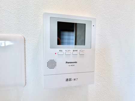 ���̑����� TV���j�^�[�t�C���^�[�t�H�����t���Ă��ăZ�L�����e�B�[��  