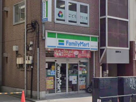 ���ӊ� �R���r�j 73m �t�@�~���[�}�[�g������O���ړX