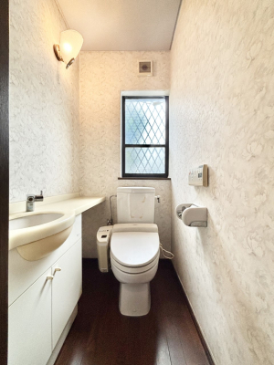 gC gC1K2KꂼɔzuĂĂƂĂ֗łB 