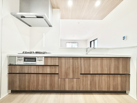 �L�b�`�� ���r���O�ŗV�Ԃ��q�l�������Ȃ��炨�������ł���ΖʃL�b�`��