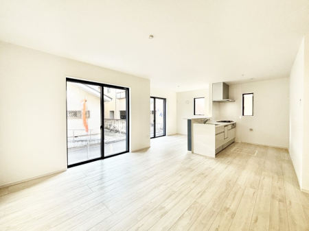 ���r���O �i�`�������e�C�X�g�̗D�����_�炩���F�g���̃t���[�����O���f�G�ȃ��r���O�ł��ˁB