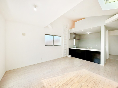 ���r���O �ǂ��ɂ��Ă��Ƒ��̂Ȃ������������R�~���j�P�[�V�������r���O�B