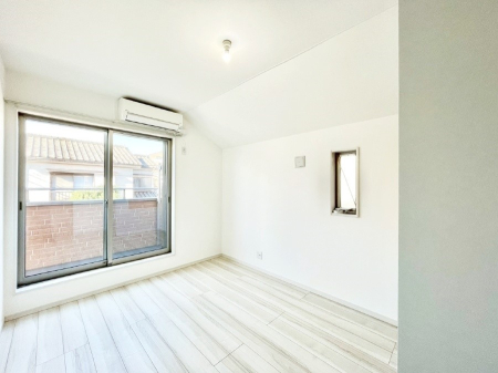 ���̑����� �o���R�j�[���J�������v���X���Ă����m��