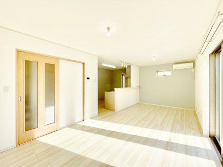 ���̑����� �V���v���ȃf�U�C���Ȃ̂ŃC���e���A���l����̂��y���݂ł��ˁI