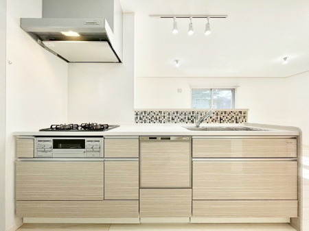 �L�b�`�� �������������I�ɁA�y�����I�V�X�e���L�b�`��