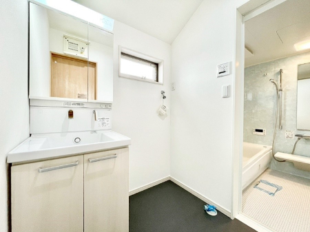 ���ʑ�E���ʏ� ��Ƃ�̐��ʃX�y�[�X�Œ��̐g�x�x���X���[�Y��