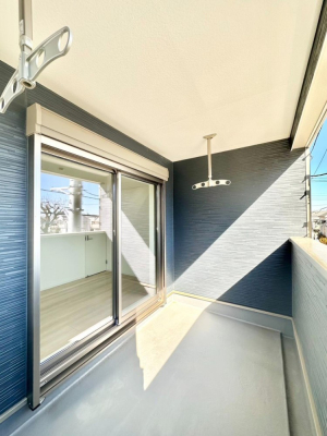 �o���R�j�[ �C���i�[�o���R�j�[�Ȃ̂ŉJ�ł����󕨂����������o���āA���ʂ�������̂Ŋ������ǂ��A�������X�y�[�X�Ƃ��ďd�󂵂܂��B �@