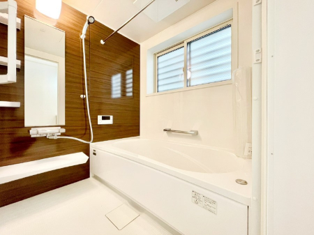 ���� ����̔�������Ă���閾�邢�������̂���o�X���[��