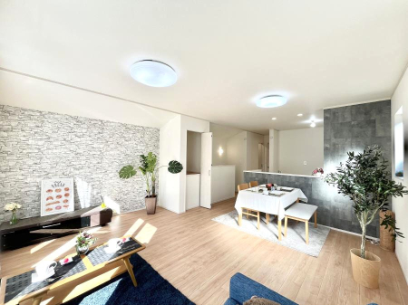 ���r���O �Z�ޕ��̌��������o�����A�C���e���A���l����̂��y���݂ȃ��r���O�ł��I 