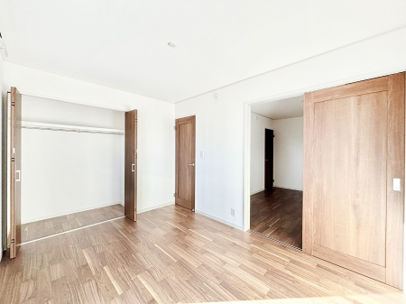 ���̑����� �i�`�������ȃt���[�����O�͂ǂ�ȃC���e���A�ɂ��}�b�`�B  