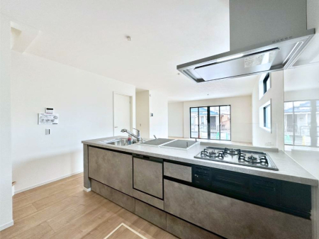 �L�b�`�� ���r���O�����n����l�C�̃J�E���^�[�L�b�`���B �Ƒ��������Ȃ���Ǝ������邱�Ƃ��ł��܂��B