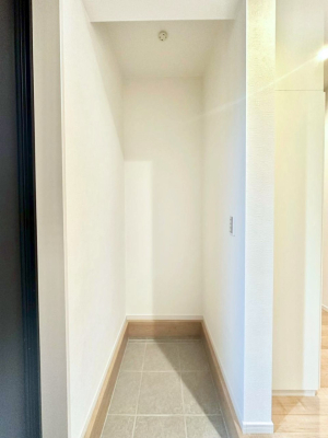 ���[ �V���[�Y�C���N���[�N�t���I�J���x�r�[�J�[���u���܂��B 