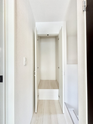 ���[ 2�K�L�����[�B���������Ă����ꂵ�����[�X�y�[�X