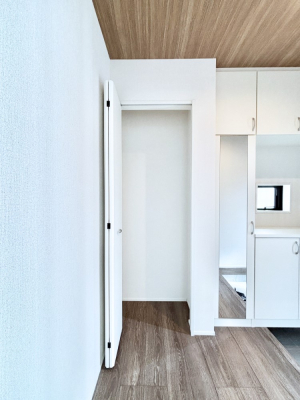 ���[ 1�K�L�����[�ɂ͑|���p�i����p�i�̃X�g�b�N�Ȃǂ����[�ł��܂��B