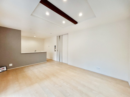 ���r���O �i�`�������e�C�X�g�̗D�����_�炩���F�g���̃t���[�����O���f�G�ȃ��r���O�ł��ˁB