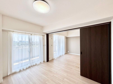 ̑ oRj[ɖʂĂ̂Ŗ邭KȃvCx[g[