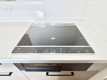 ���̑����� IH�N�b�L���O�q�[�^�[�͓V�̒����ʂ��t���b�g�Ȃ̂Œ�����̓T�b�ƈ�@�����邾���I