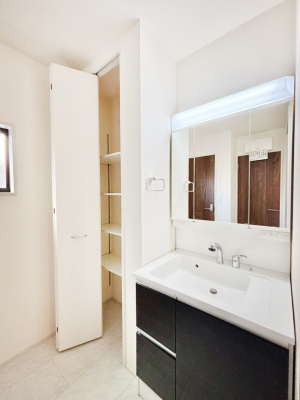 ���̑� ����������z���C�g�J���[����Ƃ��������h���[�X�y�[�X