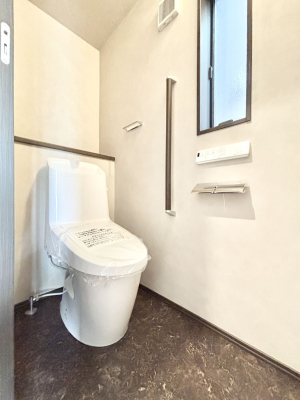 �g�C�� �g�C���͈��S�̂Q�ӏ��I���̃o�^�o�^������S�ł��B 