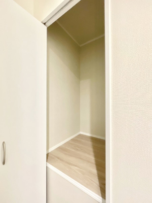 ���̑����� �L�����[�B�|�������G�߂̏��������[���邱�Ƃ��ł��܂��B