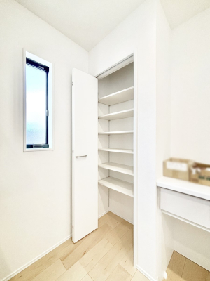 ���̑����� �L�b�`���ɂ̓p���g���[�I�H�ނ̃X�g�b�N�͂������A���p�i�̎��[�Ȃǎg�����͂��낢��I