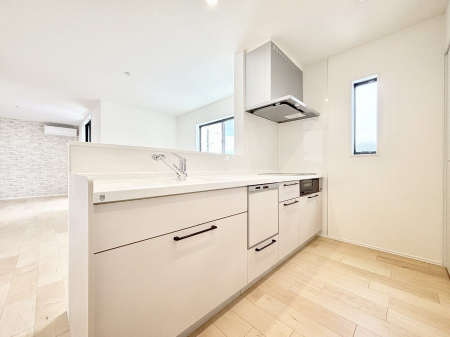 �L�b�`�� ��Ƃ肠��L�b�`���ł͂��Ƒ��Ɗy�������������ł��܂��B