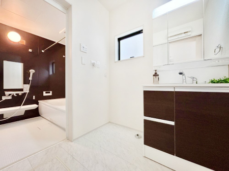 ̑ Ƃ̐ʃXy[XŒ̐gxxNN