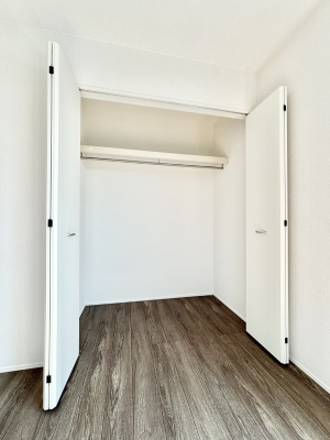 ���[ �m���̃N���[�[�b�g�B���s��������̂Ō���̈ߗނ�����������܂�܂��B