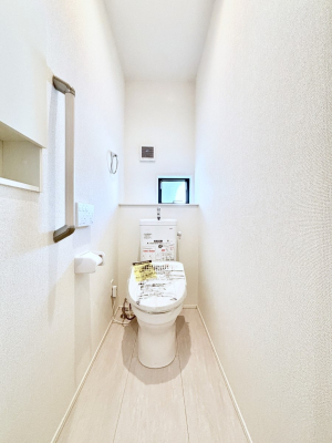 �g�C�� �g�C����1�K��2�K���ꂼ��ɔz�u����Ă��ĂƂĂ��֗��ł��B 