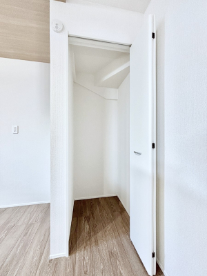 ���̑����� �L�b�`���ɂ̓p���g���[�I�H�ނ̃X�g�b�N�͂������A���p�i�̎��[�Ȃǎg�����͂��낢��I