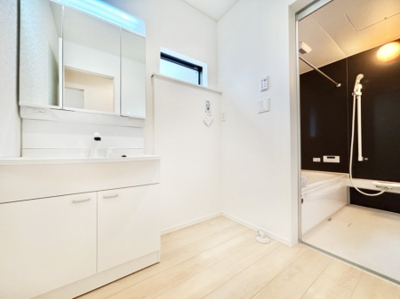 ���ʑ�E���ʏ� �������̂�����K��Ԃł��B�����̐g�x�x���C�����ǂ����g�������܂��B 