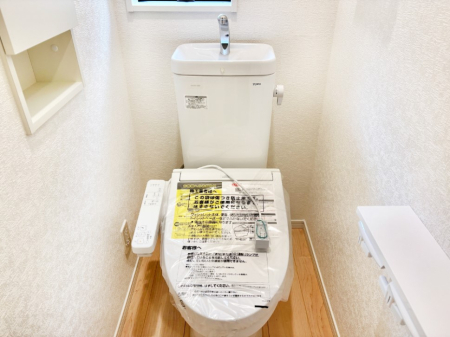 �g�C�� �g�C����1�K��2�K���ꂼ��ɔz�u����Ă��ĂƂĂ��֗��ł��B 