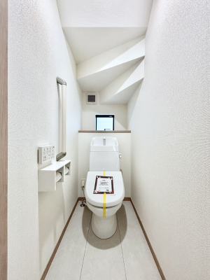 �g�C�� �g�C����1�K��2�K���ꂼ��ɔz�u����Ă��ĂƂĂ��֗��ł��B 