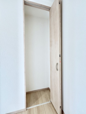 ���[ 1�K�L�����[�ɂ͑|���p�i����p�i�̃X�g�b�N�Ȃǂ����[�ł��܂��B