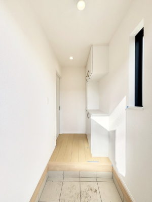 ���� ���ʔ��͂��Ƒ��̎ʐ^��G�߂̃C���e���A�ŏ���I�Ƃ��ĉ��o�ł��܂�