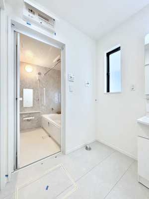 ���̑� �L�X�Ƃ�Ƃ�̂��郉���h���[�X�y�[�X�B  