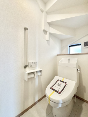 �g�C�� �g�C����1�K��2�K���ꂼ��ɔz�u����Ă��ĂƂĂ��֗��ł��B 