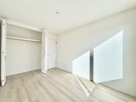 �q������ �q�������ɂ��������߂Ȏ��[�X�y�[�X�����Ղ�̋���