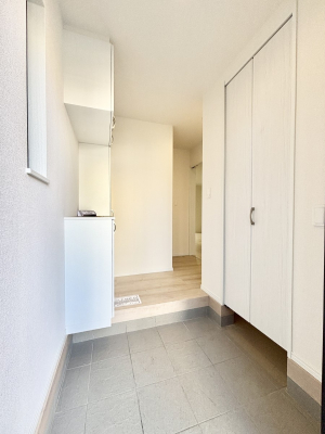 ���[ �m���̃N���[�[�b�g�B���s��������̂Ō���̈ߗނ�����������܂�܂��B