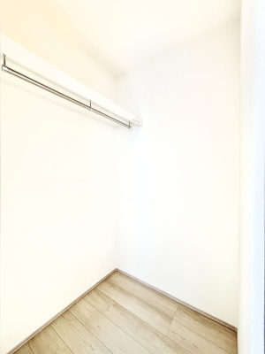 ���̑� �ߗނ��n���K�[�Ɋ|�����܂܎��[�ł���WIC�B�ߗނ̐������ڂ����₷���ĕ֗��ł��I