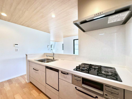 �L�b�`�� �������������I�ɁA�y�����I�V�X�e���L�b�`��  