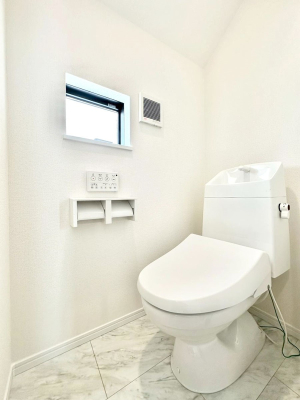 gC gC1K2KꂼɔzuĂĂƂĂ֗łB 