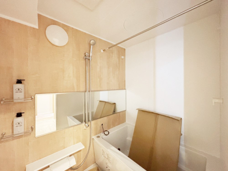 ���� ����̔�������Ă���閾�邢�������̂���o�X���[��