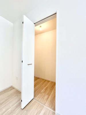 ���̑����� ���r���O���[�B�����Ɏ��[������ƕ����W�܂�LDK���X�b�L���Еt�������ł��ˁB  