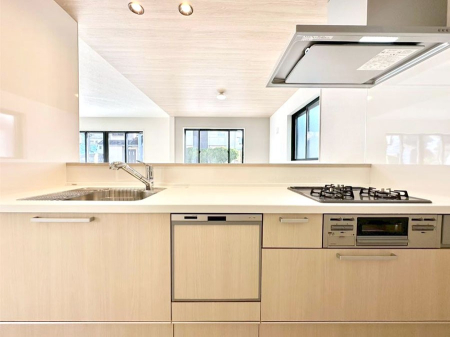 �L�b�`�� �������������I�ɁA�y�����I�V�X�e���L�b�`��  