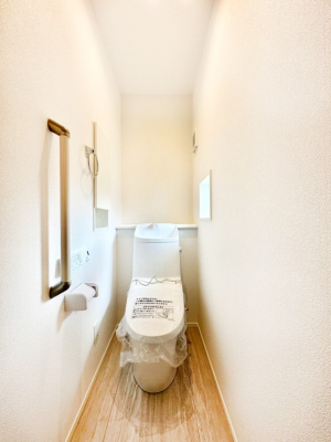 �g�C�� �g�C����1�K��2�K���ꂼ��ɔz�u����Ă��ĂƂĂ��֗��ł��B 