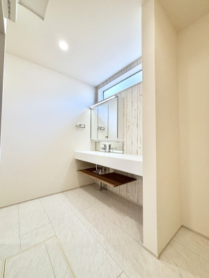 ���̑� �L�X�Ƃ�Ƃ�̂��郉���h���[�X�y�[�X�B  