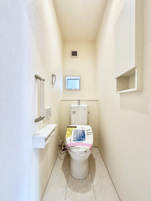 �g�C�� �g�C����1�K��2�K���ꂼ��ɔz�u����Ă��ĂƂĂ��֗��ł��B 