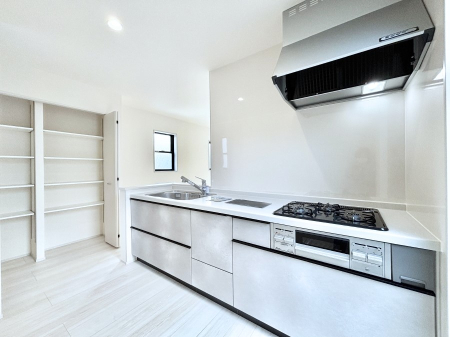 �L�b�`�� ��Ƃ肠��L�b�`���ł͂��Ƒ��Ɗy�������������ł��܂��B