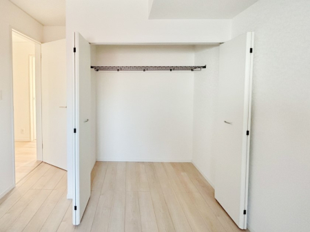 ���[ �m���̃N���[�[�b�g�B���s��������̂Ō���̈ߗނ�����������܂�܂��B